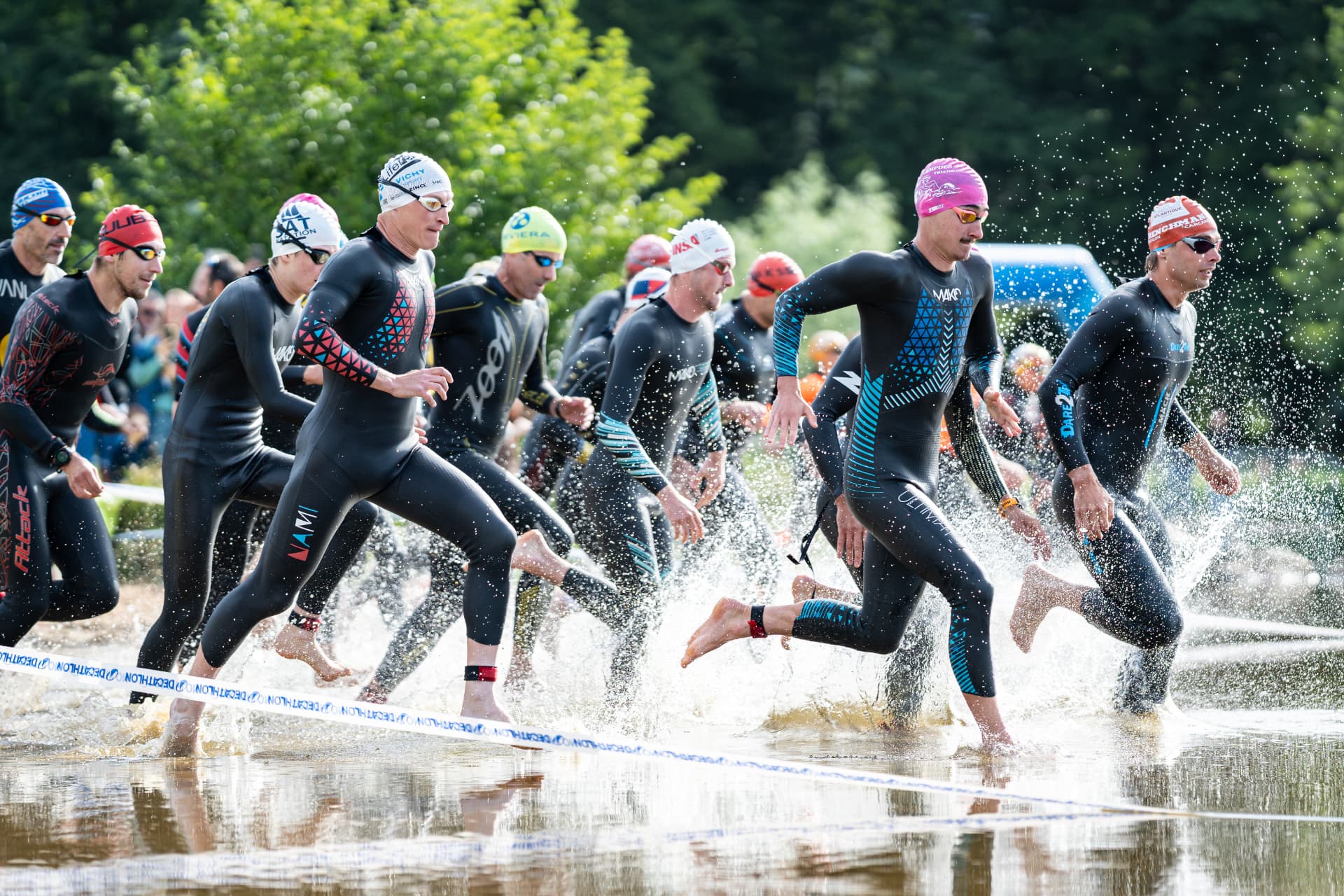 Les triathlètes prennent le départ de la natation depuis la plage en 2026